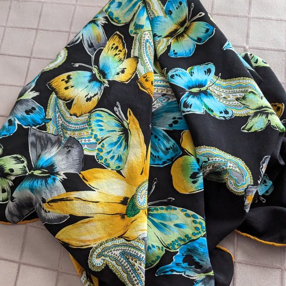 Vintage Vittorio 100% Italian made Silk Butterfly Scarf - Picture 10 of 10
